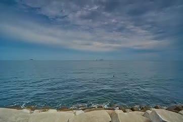 晴朗天气海面延时摄影4K视频的预览图